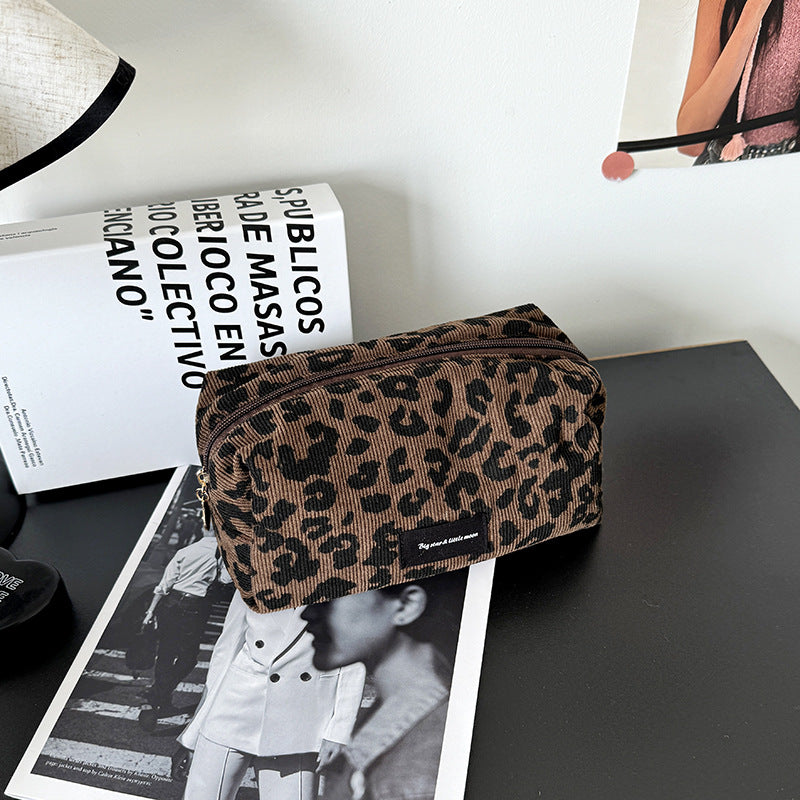 Women's Leopard Print Polyester Cosmetic Bag N6J273