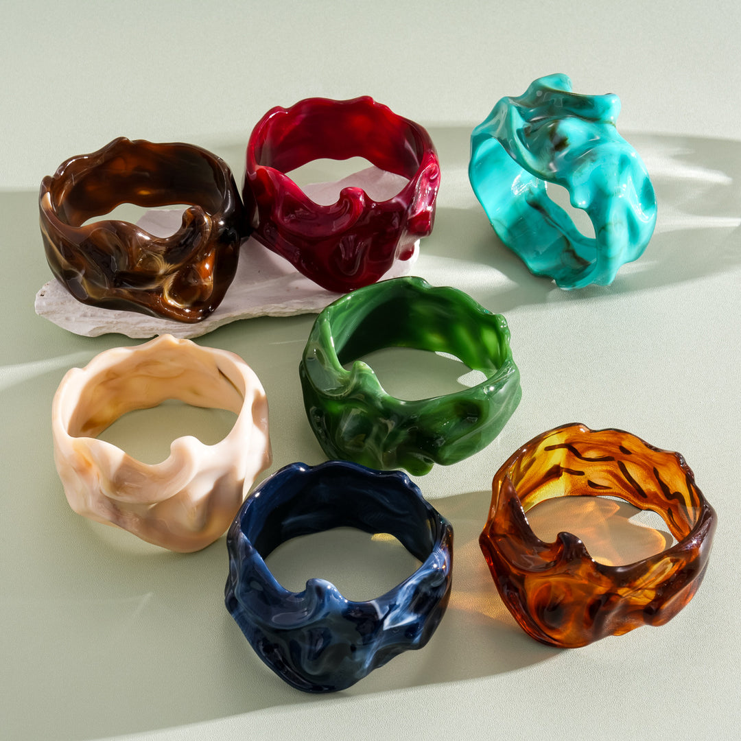 Oversized Resin Ombré Pleated Geometric Bangle N6H086