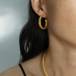 Load image into Gallery viewer, Threaded Wide Bangle Steel Collar Stud Set Titanium S5P258