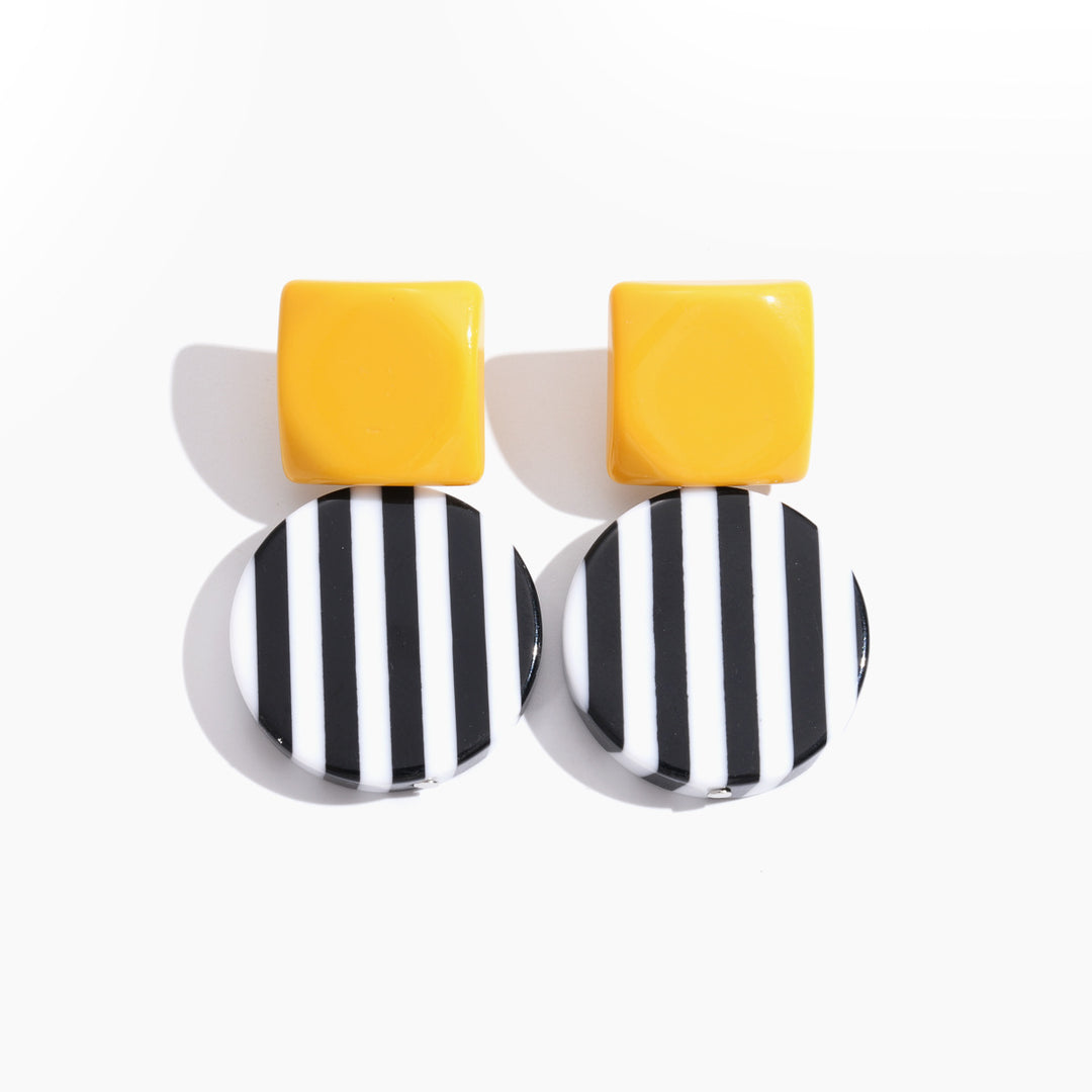 Womens Contrast Striped Round Resin Stud Earrings N6K167