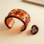 Load image into Gallery viewer, Womens Vintage Floral Rhinestone Resin Cuff Bracelet N6K132