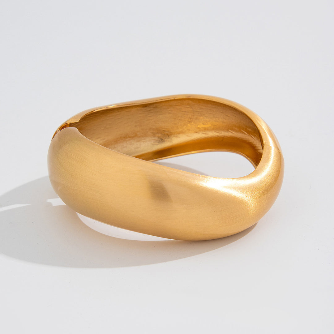 Punk Wide Bangle Spring Closure Bracelet Women N6B012
