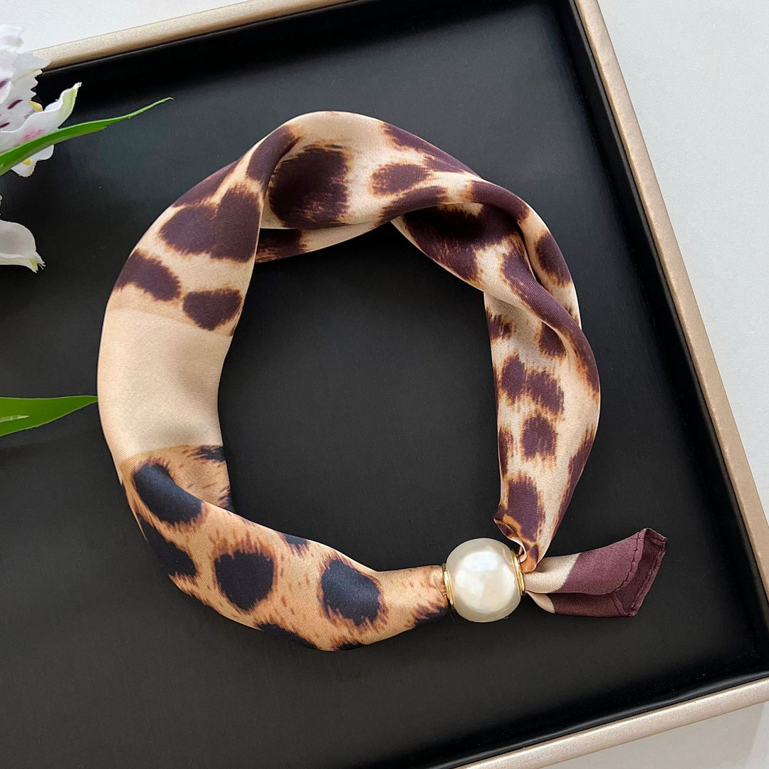 Women's Polyester Jacquard Pearl Neck Scarf N6J150