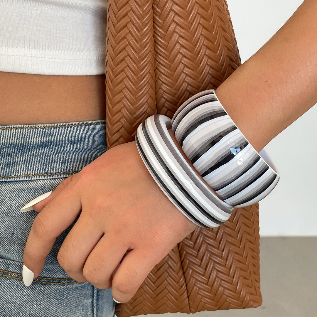 Womens 2 Piece Striped Resin Bracelet Set N6K137