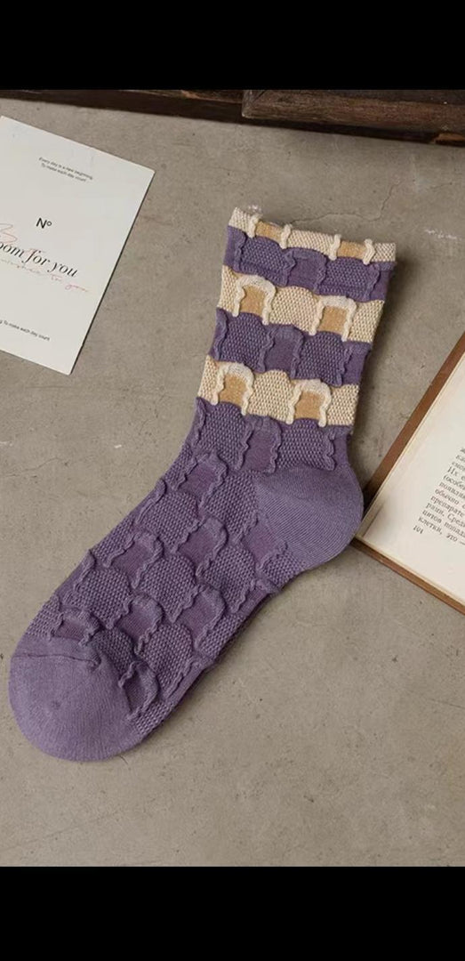 Vintage Embossed Floral Mid-Calf Socks Women Cotton N6H021