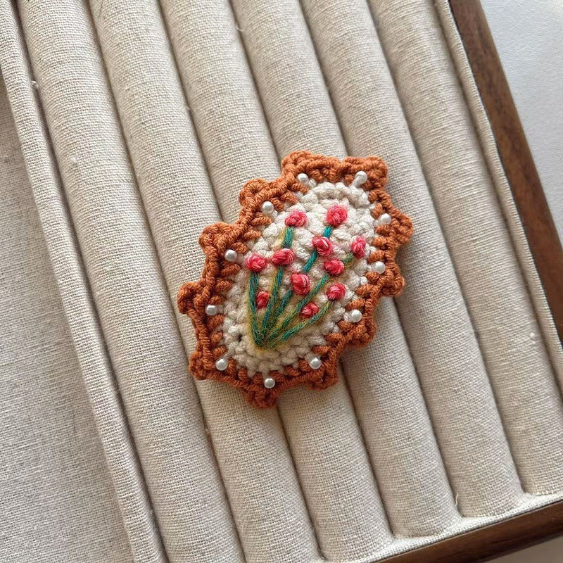 Womens Hand Crocheted Pearl Floral Hair Clip N6K316