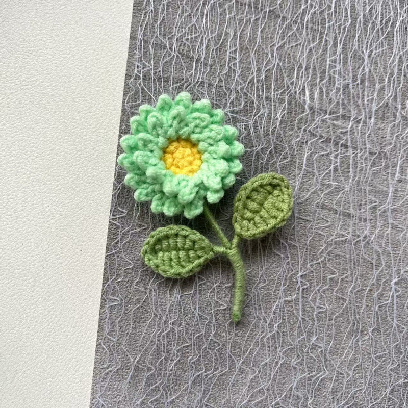 Womens Hand Crocheted Sunflower Brooch N6K310