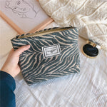 Load image into Gallery viewer, Retro Geometric Pattern Chenille Clutch Bag Women S5P658