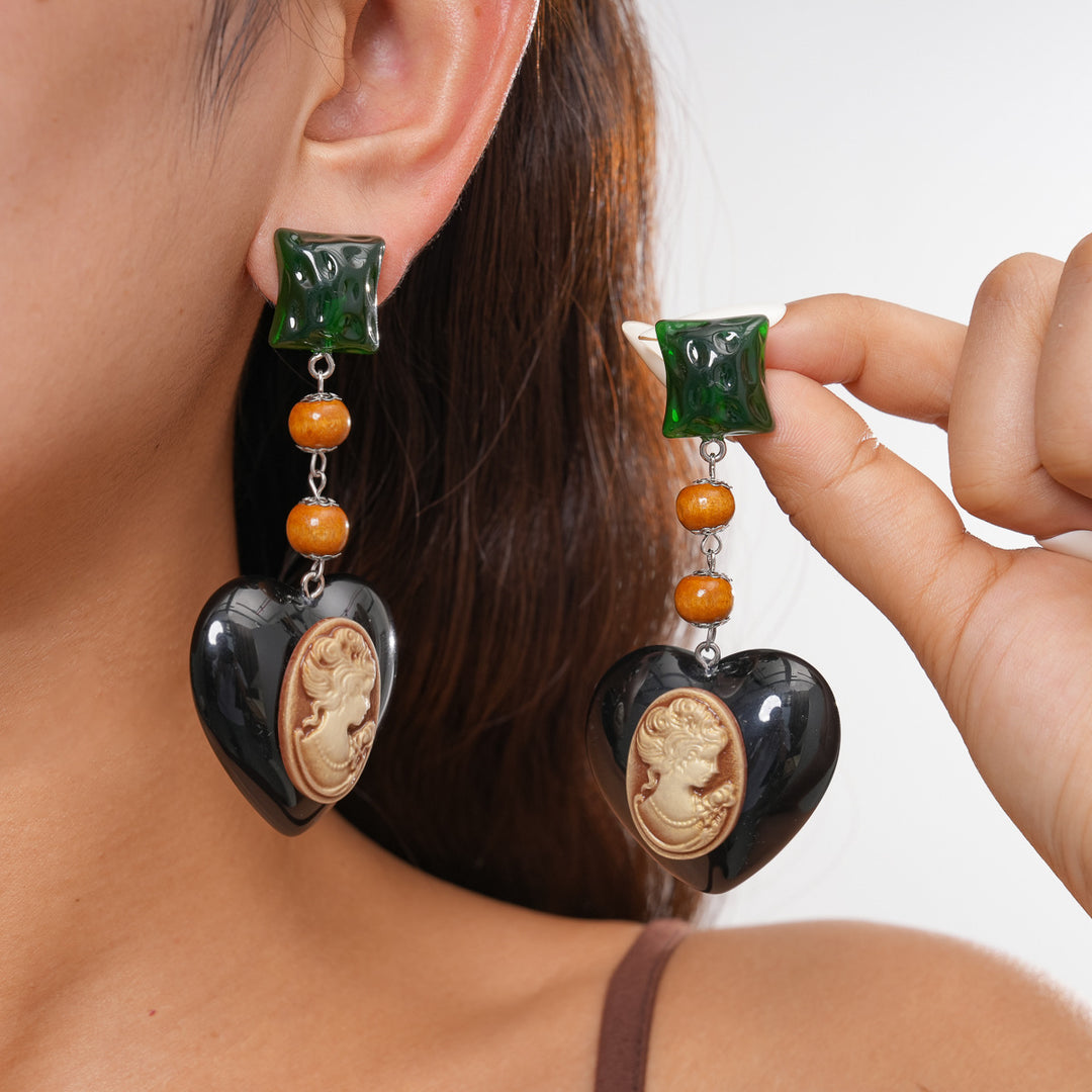 Womens Vintage Marbled Portrait Heart Resin Stud Earrings N6K165
