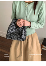 Load image into Gallery viewer, Retro Embroidered Crossbody Bag Women N6C026