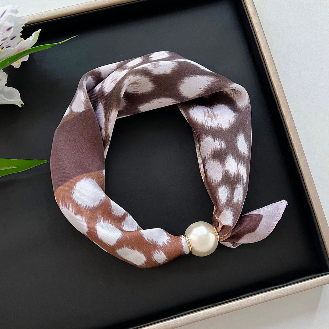 Women's Polyester Jacquard Pearl Neck Scarf N6J150
