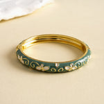 Load image into Gallery viewer, Womens Floral Rhinestone Alloy Bracelet N6K128