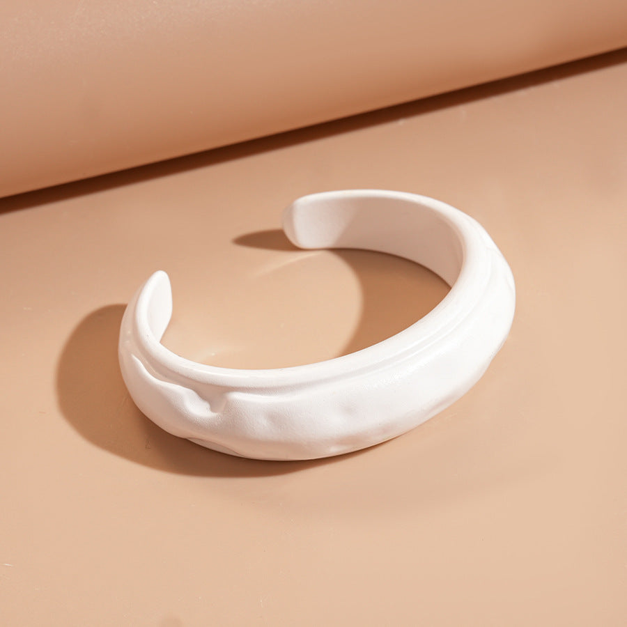 Pleated Acrylic Bangle Round Open S5P100