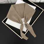 Load image into Gallery viewer, Womens Pearl Magnetic Clasp Knit Shoulder Scarf N6K269