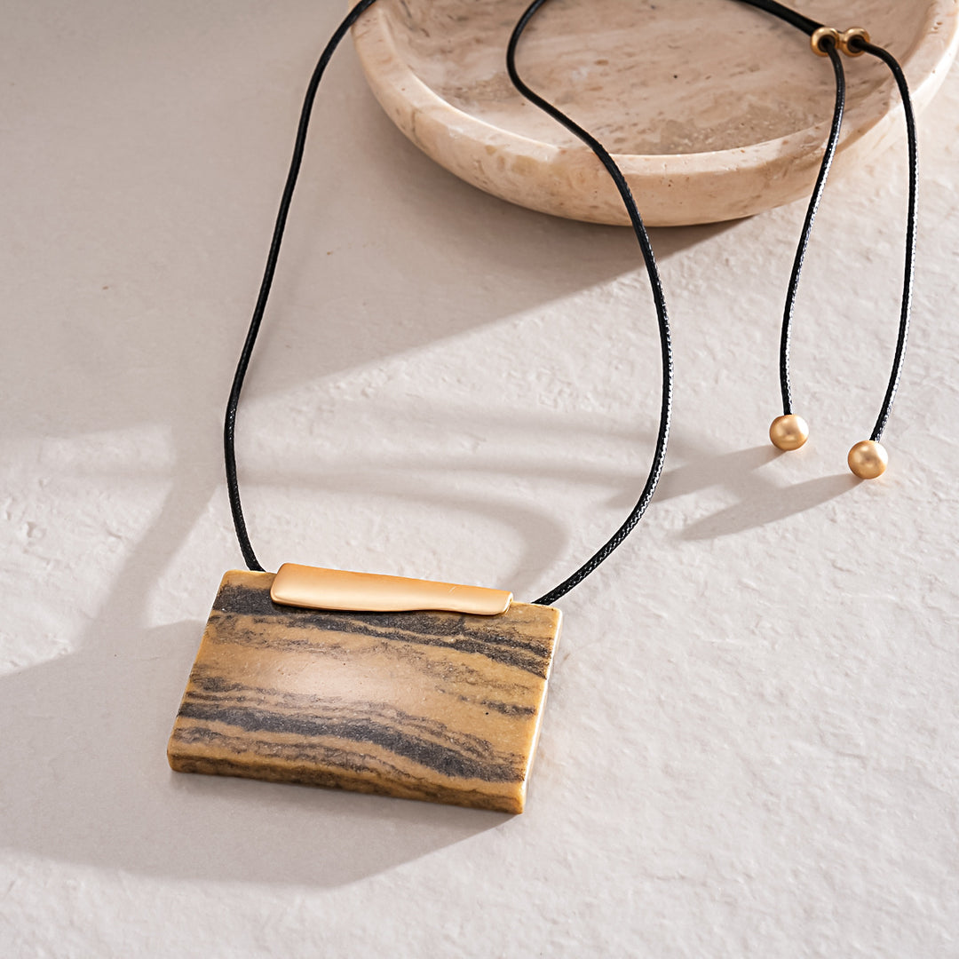 Leather Cord Resin Square Pendant Chunky Necklace N6H137
