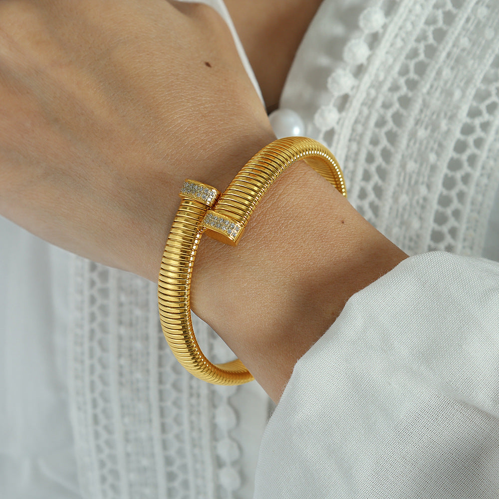 Linear Fluted Bangle Titanium Steel Channel-Set S5P096