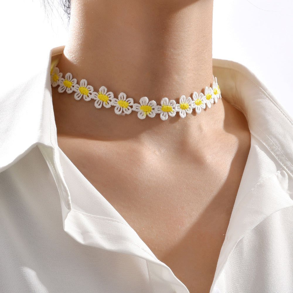 Daisy Lace Choker Textile Floral Necklace S5P243