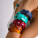 Load image into Gallery viewer, Oversized Resin Ombré Pleated Geometric Bangle N6H086