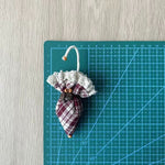 Load image into Gallery viewer, Lace Umbrella Shape Fabric Brooch Sweet Bag Charm N6G022