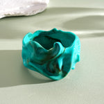 Load image into Gallery viewer, Oversized Resin Ombré Pleated Geometric Bangle N6H086