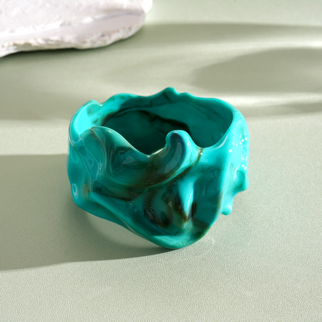 Oversized Resin Ombré Pleated Geometric Bangle N6H086