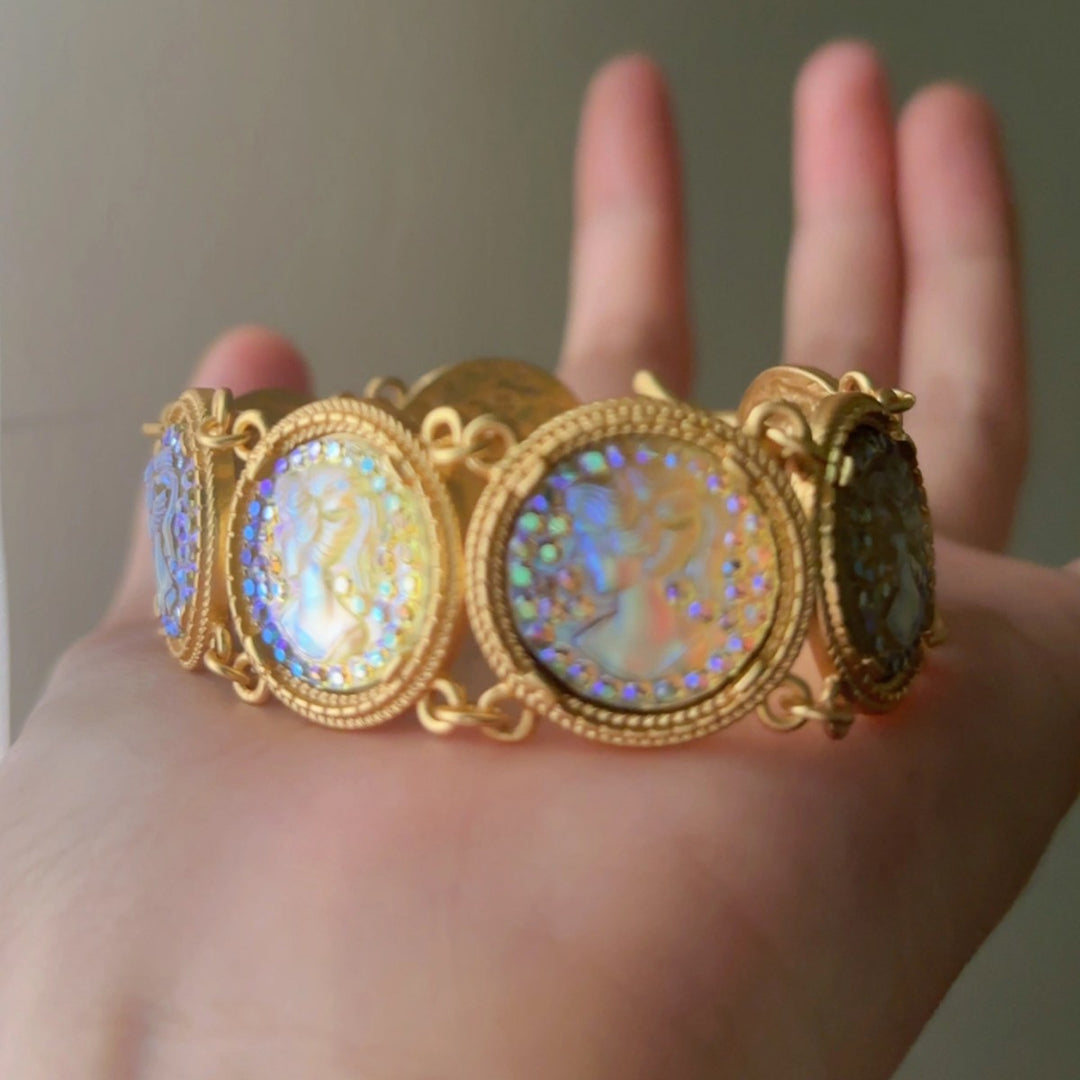 Mermaid Iridescent Disc Cuff Heavy-Duty Bangle N6F311