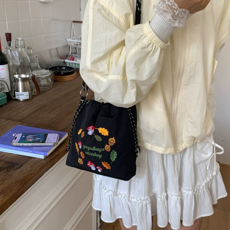 Cartoon Embroidered Nylon Bucket Bag S5P372