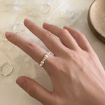 Load image into Gallery viewer, Irregular Faux Pearl Ring Gold Plated Copper Band N6H191