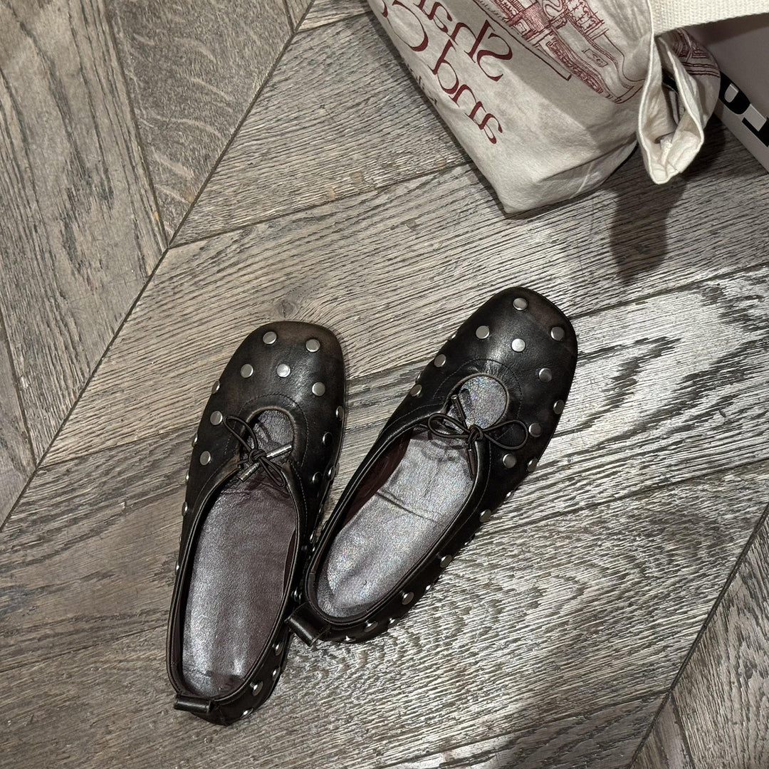 Vintage Square Burnished Stud Mary Jane Bow Flat N6G248