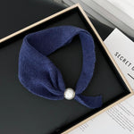 Load image into Gallery viewer, Womens Pearl Magnetic Clasp Knit Neck Scarf N6K270