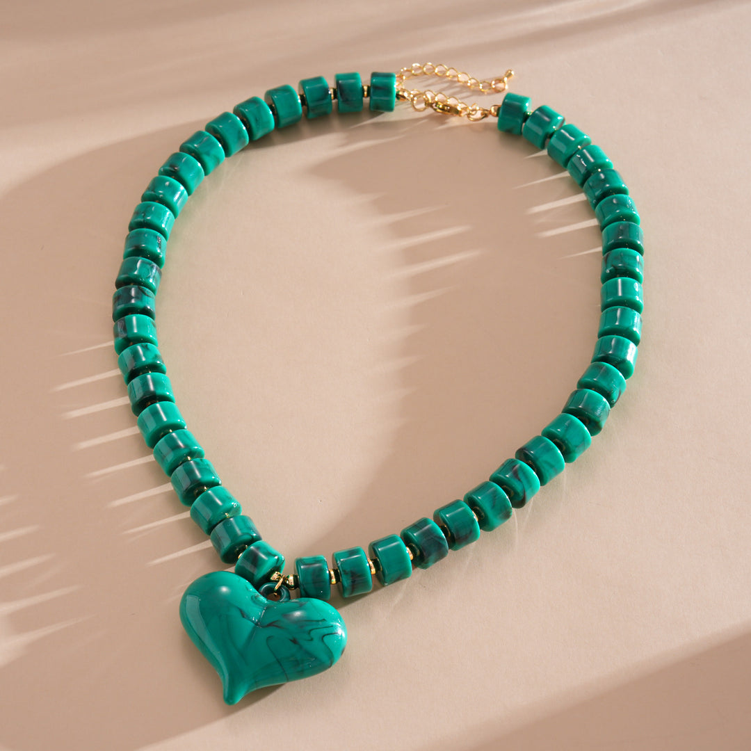 Womens Heart Acrylic Beaded Necklace N6K186