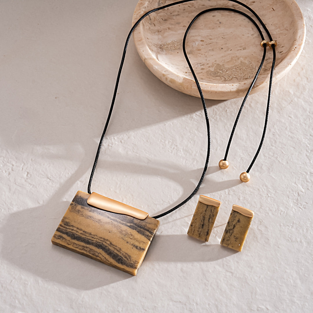 Leather Cord Resin Square Pendant Chunky Necklace N6H137