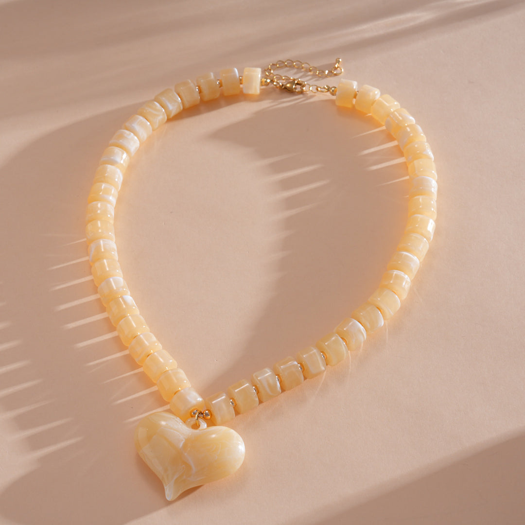 Womens Heart Acrylic Beaded Necklace N6K186