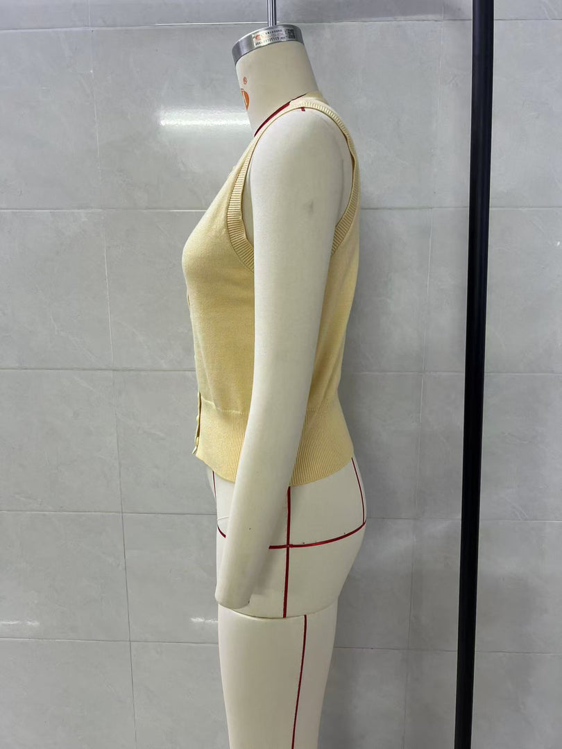 Retro Button Front Knit Vest Women N6D077