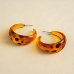Load image into Gallery viewer, Womens Vintage Leopard Print C Shape Acrylic Stud Earrings N6K157