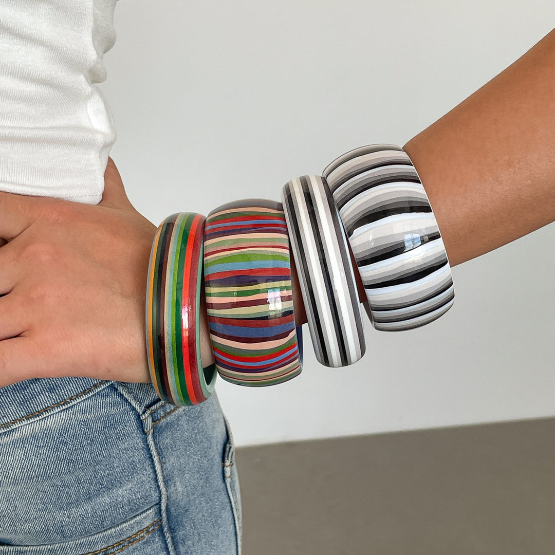 Womens 2 Piece Striped Resin Bracelet Set N6K137