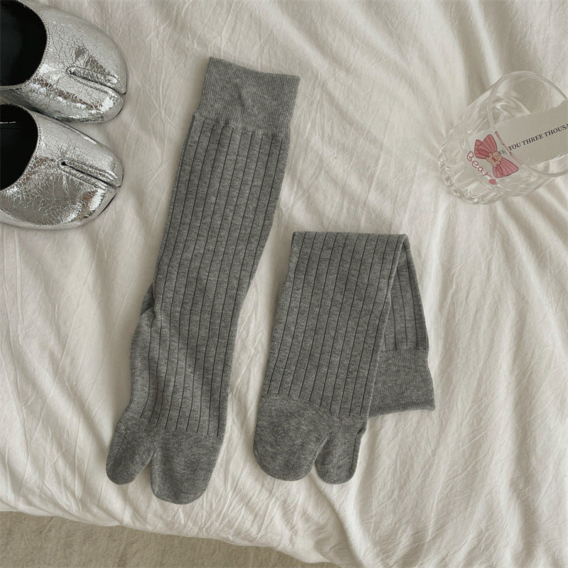 Vertical Rib Solid Split Toe Socks Women Mid-Calf N6H008