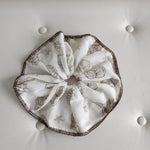 Load image into Gallery viewer, Starfish Shell Edge Scrunchie Beach Vacation Linen N6F137
