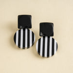 Load image into Gallery viewer, Womens Contrast Striped Round Resin Stud Earrings N6K167