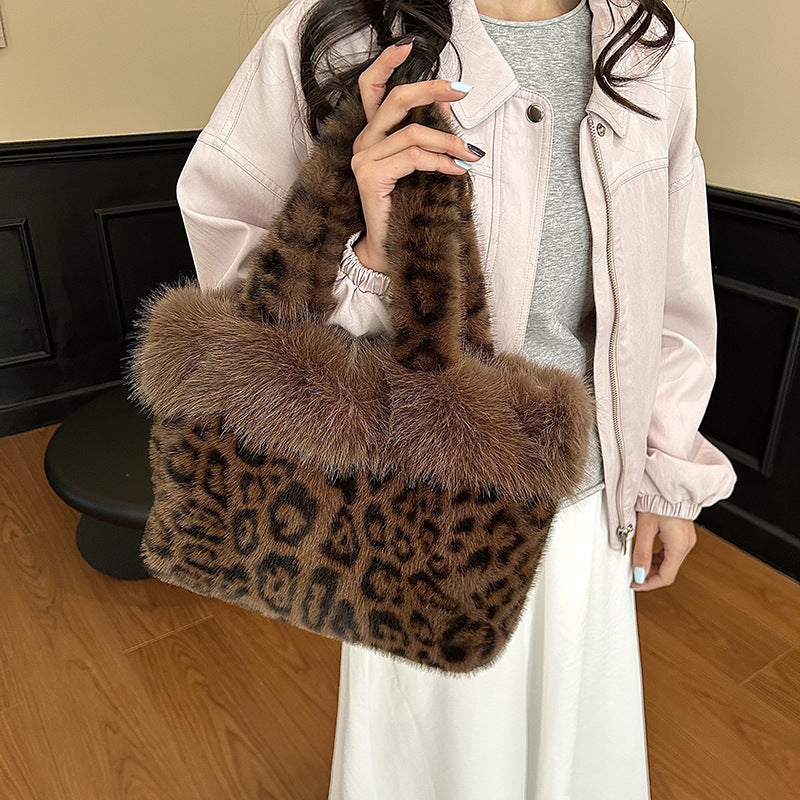 Women's Plush Leopard Print Bucket Handbag N6J174