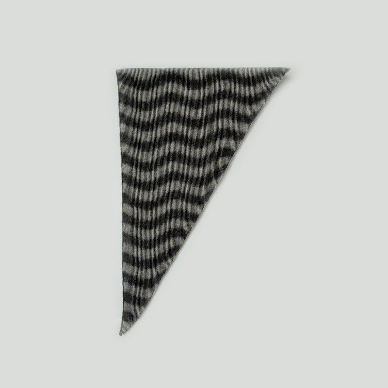Womens Gradient Striped Wave Knit Triangle Scarf N6K234