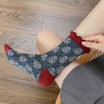 Load image into Gallery viewer, Ruffle Trim 3D Floral Cotton Mid Calf Socks M5A072