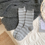 Load image into Gallery viewer, Contrast Stripe Cotton Blend Socks M5A052