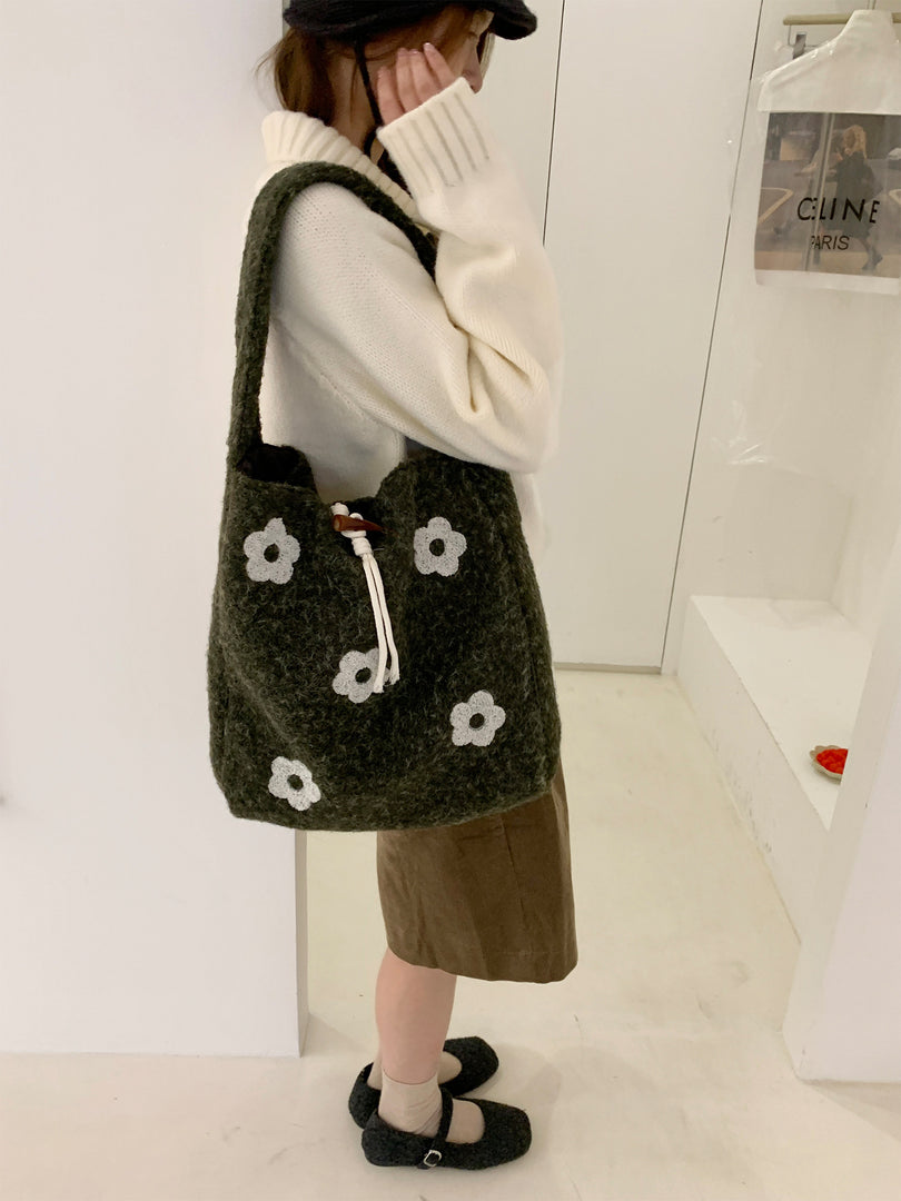 Women's Plush Floral Embroidered Tote Bag N6J218