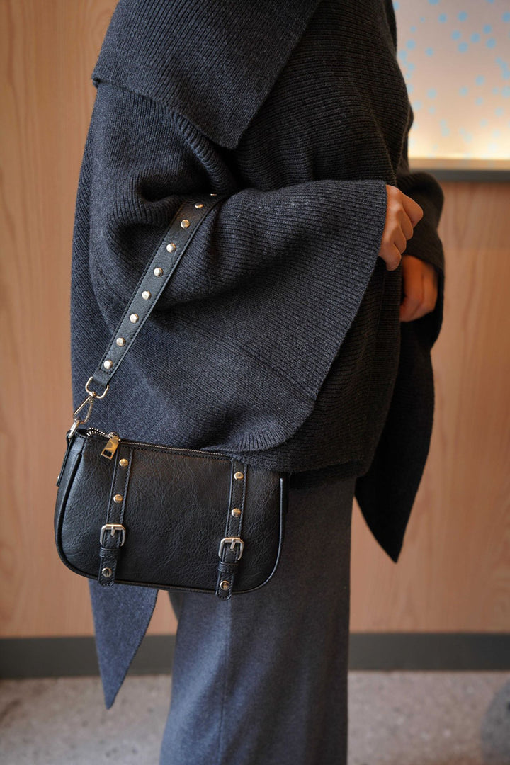 Boston Hobo Bag with Rivet and Chain Women N6C035