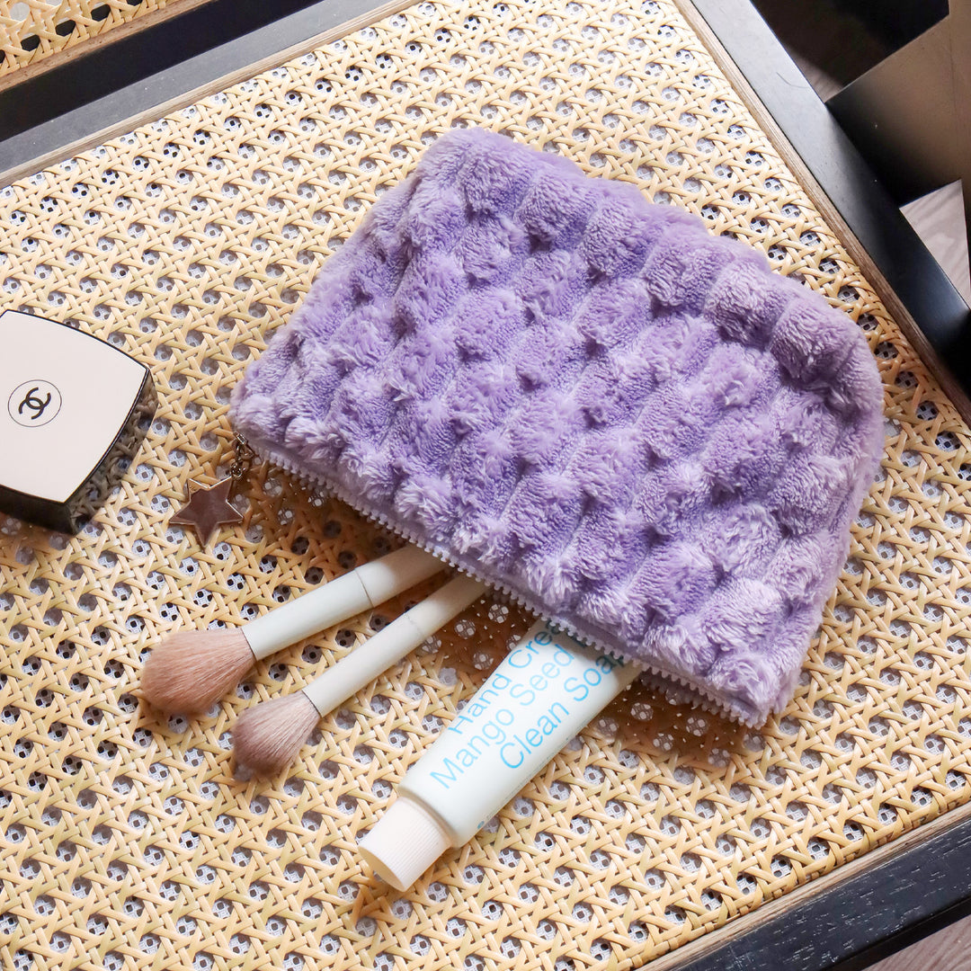 Plush Checkerboard Makeup Bag Women S5P756