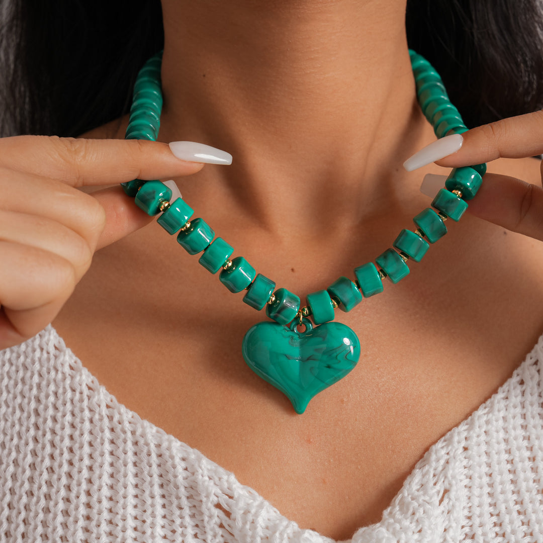 Womens Heart Acrylic Beaded Necklace N6K186