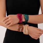 Load image into Gallery viewer, Freeform Acrylic Cuff Electroplated Open Retro Heft S5P073