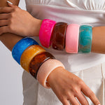 Load image into Gallery viewer, Vintage Resin Ombré Circle Geometric Bangle Women N6H083