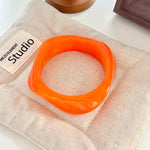 Load image into Gallery viewer, Geometric Ombre Resin Bangle Curved Acetate Contour S5P256